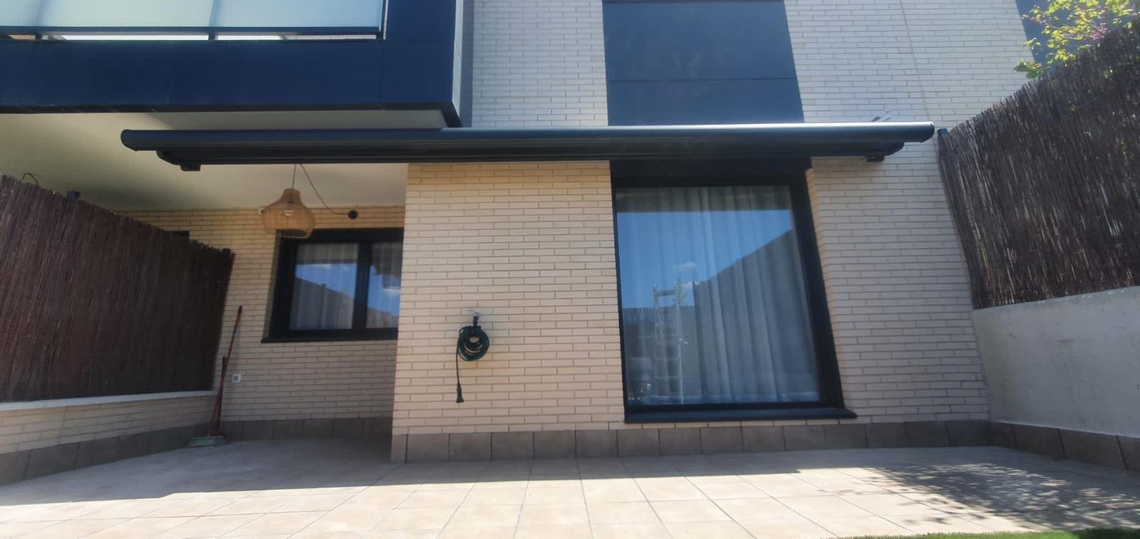 Toldos cofres extensibles motorizados 1