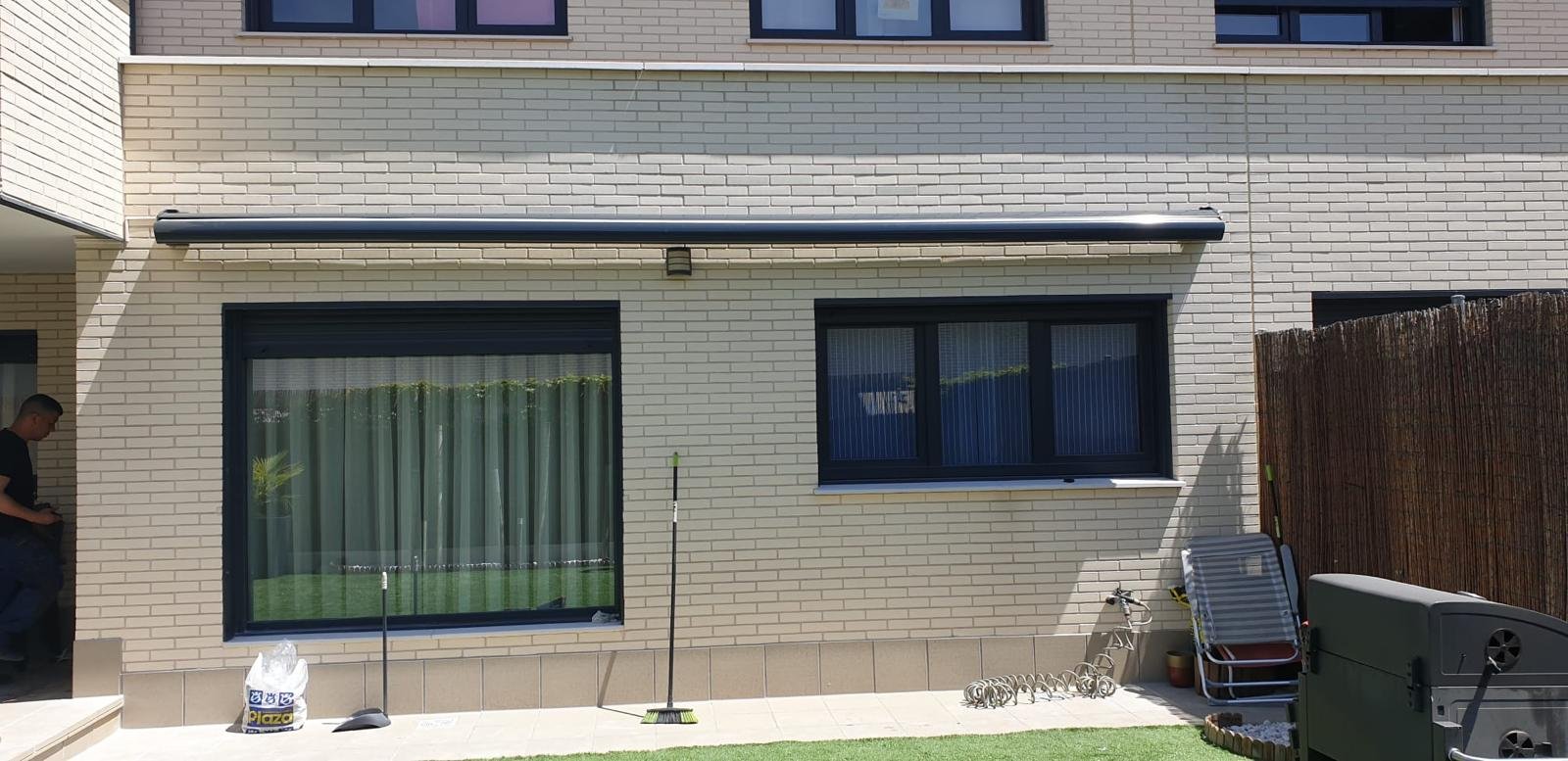 Toldos cofres extensibles motorizados 10