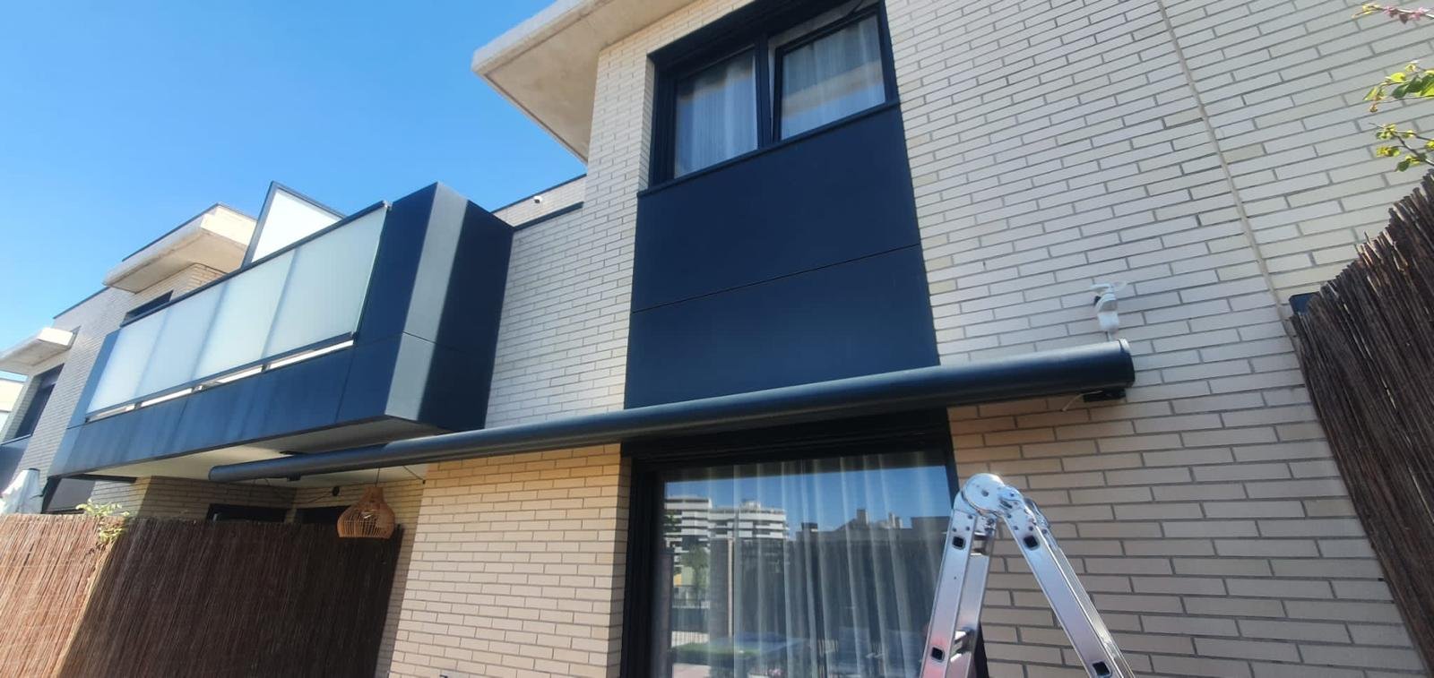 Toldos cofres extensibles motorizados 2